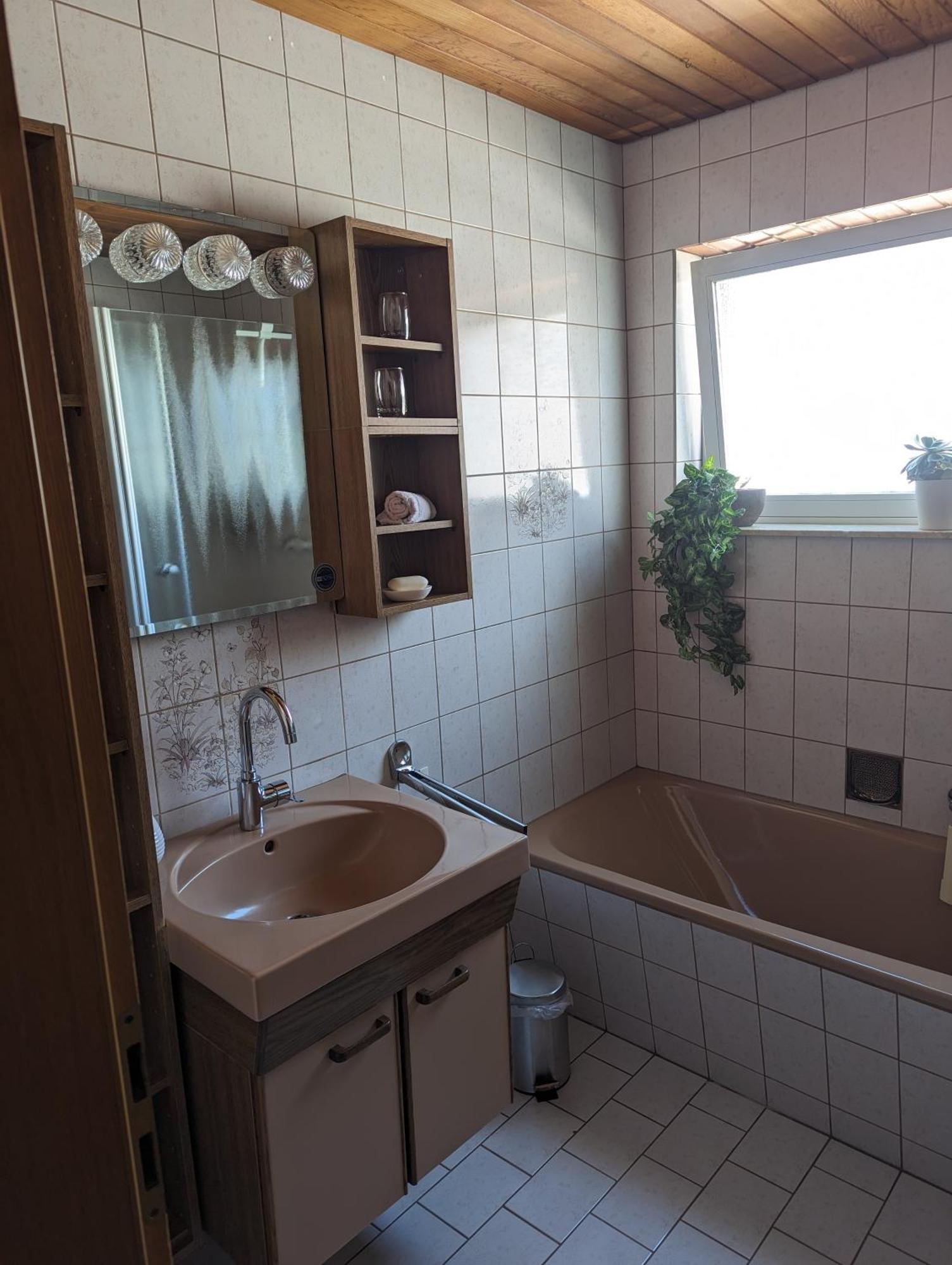 Haus Gartenblick รึสเซิลส์ไฮม์ ภายนอก รูปภาพ